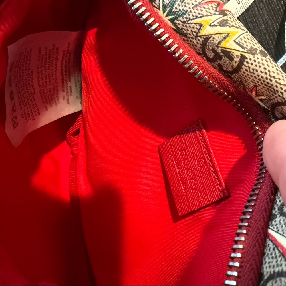 Gucci Beige Waist/Crossbody Bag with Red and Multicolor Accents - Picture 4 of 9